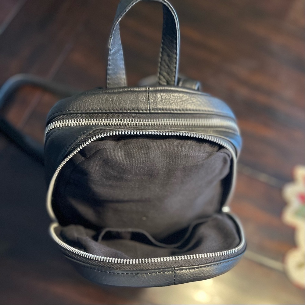 Still Nordic Anouk City Black Leather Backpack - Picture 7 of 11